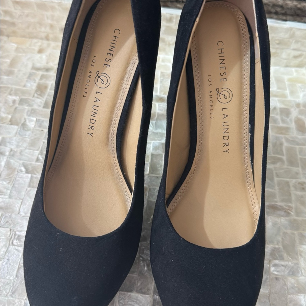 Chinese Laundry NWOB black velvet pumps  8 platform 5”stiletto heel pumps - Picture 3 of 5